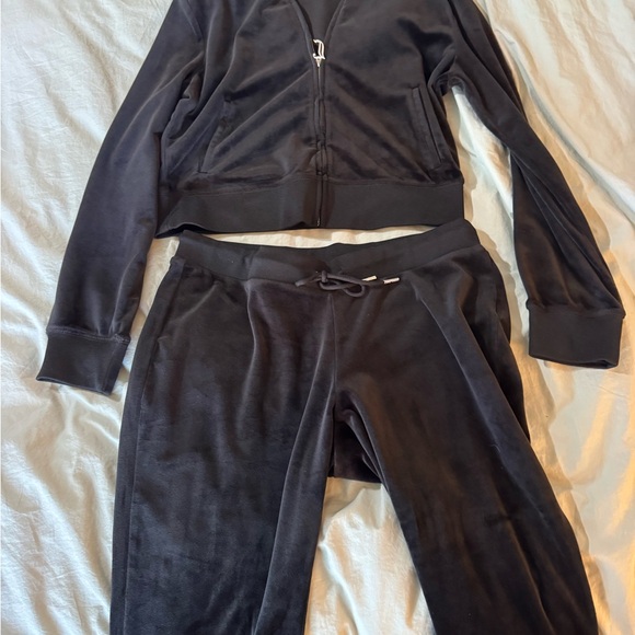 Juicy Couture Black Velour Track Pants & Hoodie Set - Picture 9 of 10